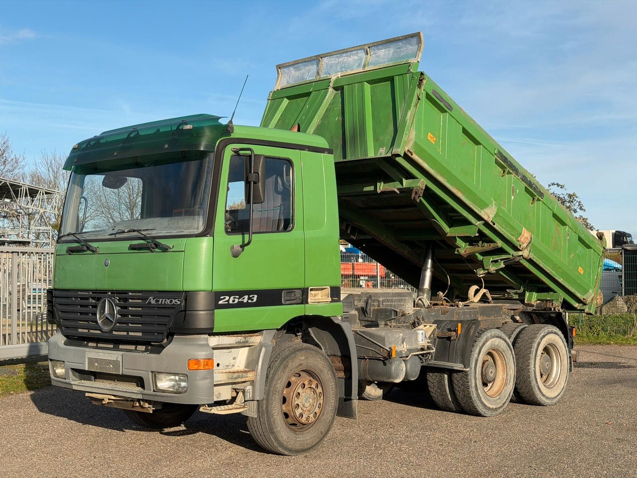 Mercedes-Benz 2643 6x4 Meiller 3S. Kipper Bordmatik | Blatt/Bl - מזהיר: תמונה 1 Mercedes-Benz 2643 6x4 Meiller 3S. Kipper Bordmatik | Blatt/Bl - מזהיר: תמונה 1