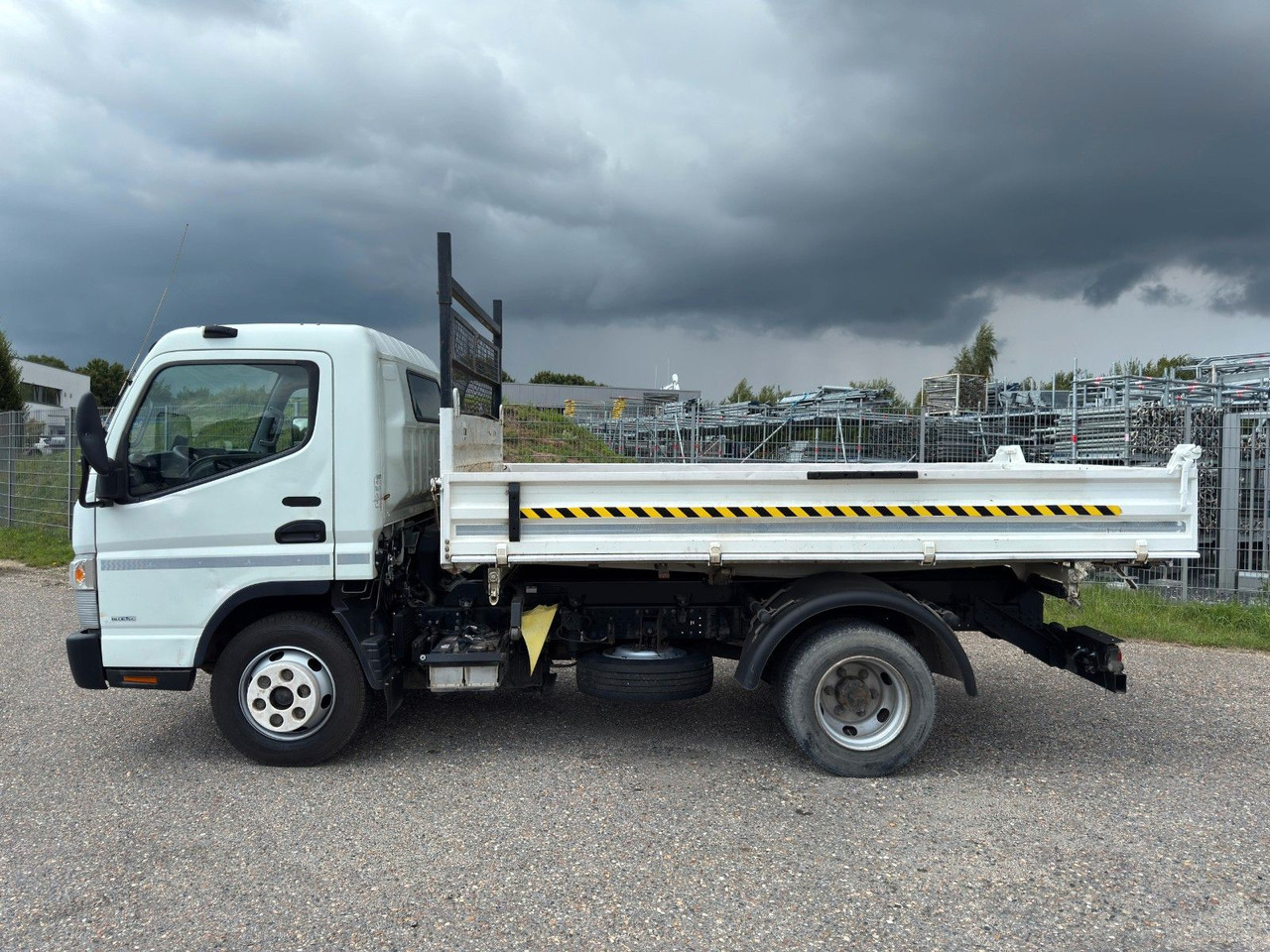 Mitsubishi 7C15 Fuso Canter 4x2 mit Meiller 3S. Kipper - כלי רכב מסחרי מזהיר: תמונה 5 Mitsubishi 7C15 Fuso Canter 4x2 mit Meiller 3S. Kipper - כלי רכב מסחרי מזהיר: תמונה 5