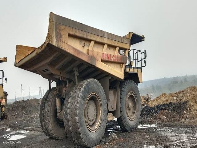 CAT 777E - משאית סלעים/ מסיר פסולת קשיח: תמונה 3 CAT 777E - משאית סלעים/ מסיר פסולת קשיח: תמונה 3