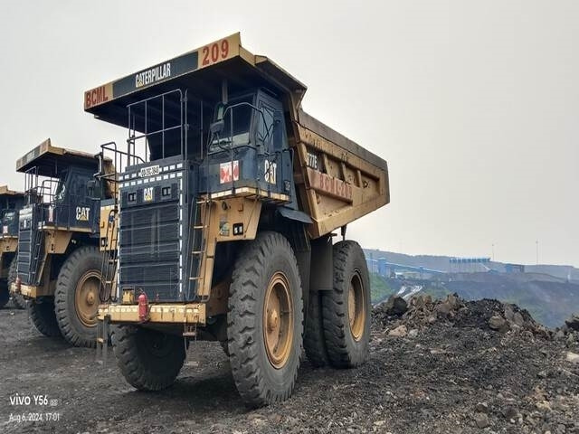 CAT 777E - משאית סלעים/ מסיר פסולת קשיח: תמונה 1 CAT 777E - משאית סלעים/ מסיר פסולת קשיח: תמונה 1