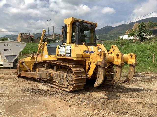 Komatsu D85EX-15 - דחפור: תמונה 2 Komatsu D85EX-15 - דחפור: תמונה 2