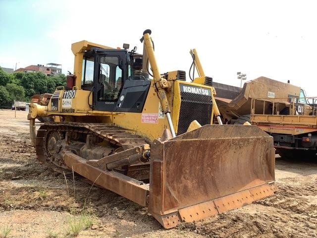 Komatsu D85EX-15 - דחפור: תמונה 4 Komatsu D85EX-15 - דחפור: תמונה 4
