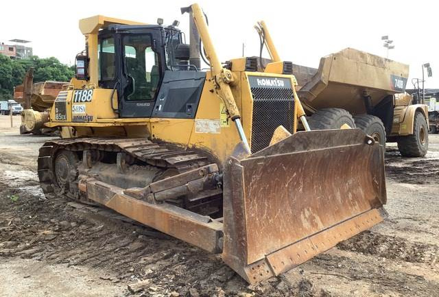 Komatsu D85EX-15 - דחפור: תמונה 4 Komatsu D85EX-15 - דחפור: תמונה 4