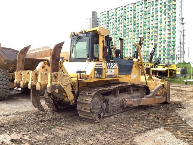 Komatsu D85EX-15 - דחפור: תמונה 3 Komatsu D85EX-15 - דחפור: תמונה 3