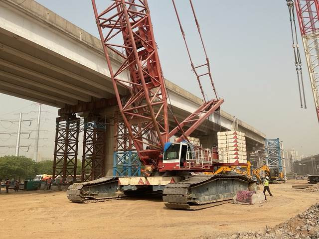 Terex Demag CC2800 - עגורן זוחל: תמונה 1 Terex Demag CC2800 - עגורן זוחל: תמונה 1
