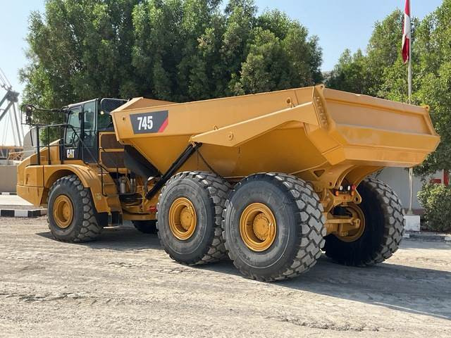 CAT 745 - מסיר פסולת מפרקי: תמונה 2 CAT 745 - מסיר פסולת מפרקי: תמונה 2