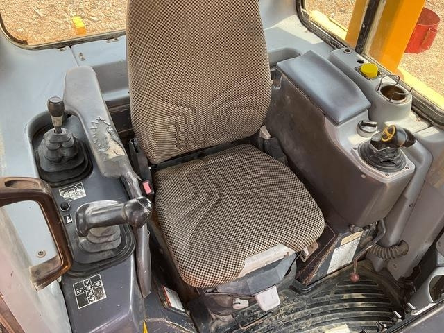 Komatsu D85EX-15 - דחפור: תמונה 4 Komatsu D85EX-15 - דחפור: תמונה 4