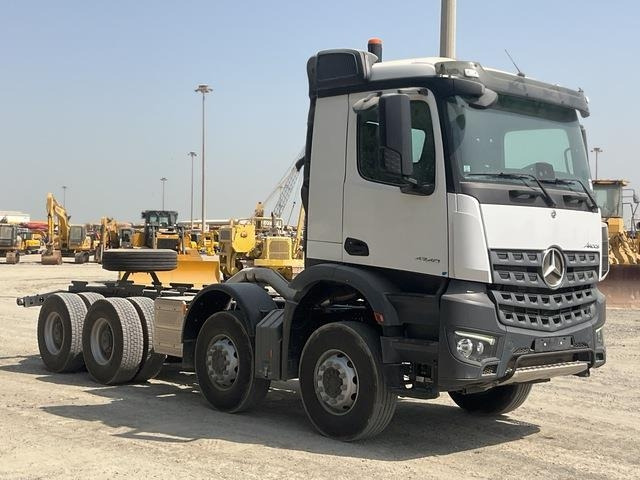 Mercedes-Benz Arocs 4240 - משאית עם שלדת תא: תמונה 4 Mercedes-Benz Arocs 4240 - משאית עם שלדת תא: תמונה 4