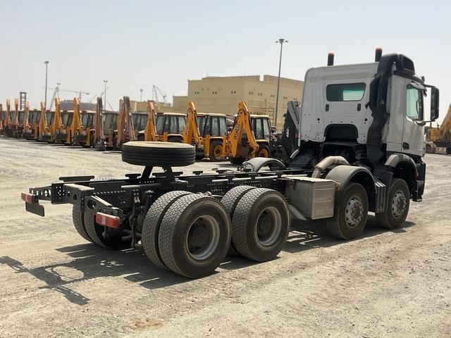 Mercedes-Benz Arocs 4240 - משאית עם שלדת תא: תמונה 3 Mercedes-Benz Arocs 4240 - משאית עם שלדת תא: תמונה 3