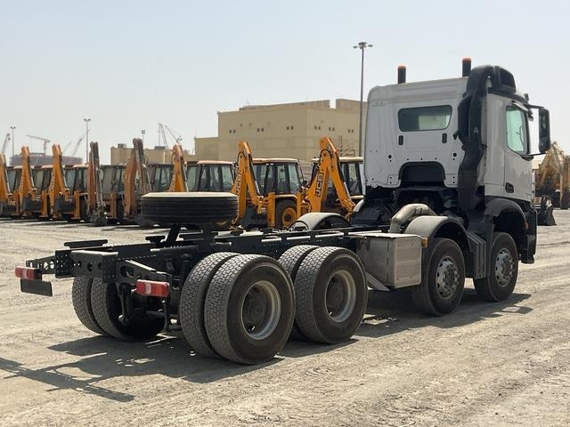 Mercedes-Benz Arocs 4240 - משאית עם שלדת תא: תמונה 3 Mercedes-Benz Arocs 4240 - משאית עם שלדת תא: תמונה 3