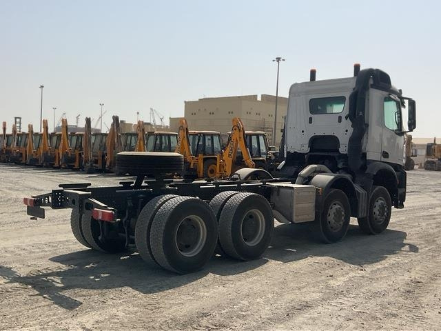 Mercedes-Benz Arocs 4240 - משאית עם שלדת תא: תמונה 3 Mercedes-Benz Arocs 4240 - משאית עם שלדת תא: תמונה 3