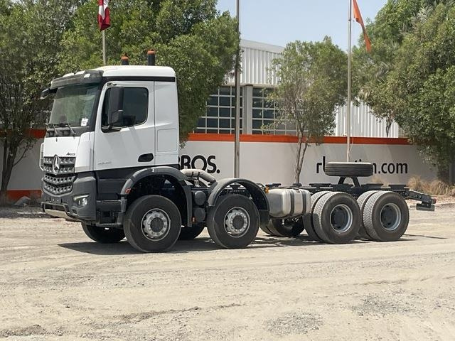 Mercedes-Benz Arocs 4240 - משאית עם שלדת תא: תמונה 1 Mercedes-Benz Arocs 4240 - משאית עם שלדת תא: תמונה 1