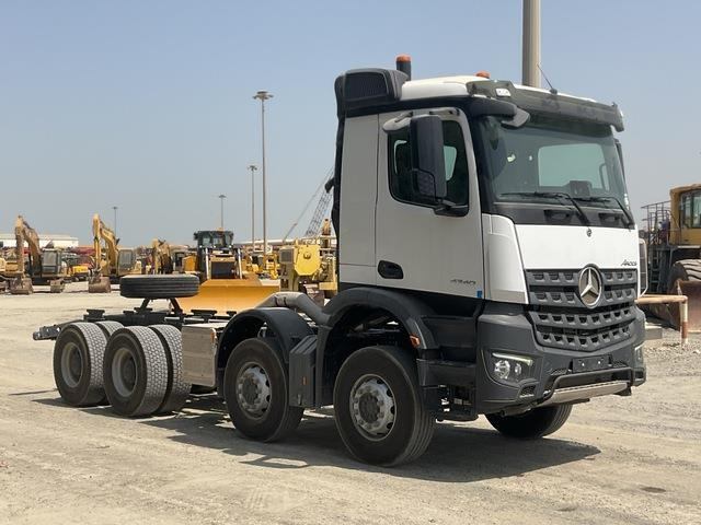 Mercedes-Benz Arocs 4240 - משאית עם שלדת תא: תמונה 4 Mercedes-Benz Arocs 4240 - משאית עם שלדת תא: תמונה 4