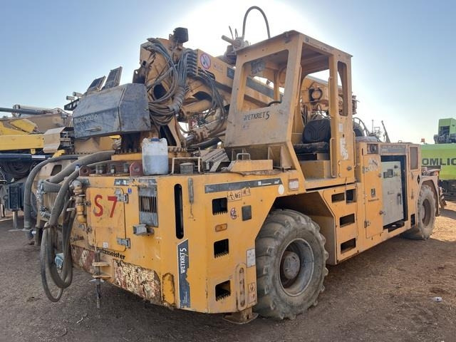 Putzmeister WETKRET5 - משאית משאבת בטון: תמונה 1 Putzmeister WETKRET5 - משאית משאבת בטון: תמונה 1