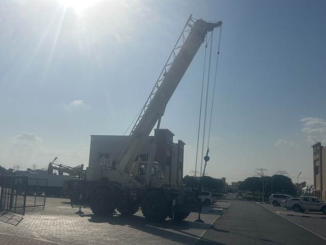 Terex RT555 - עגורן שטח מחוספס: תמונה 4 Terex RT555 - עגורן שטח מחוספס: תמונה 4
