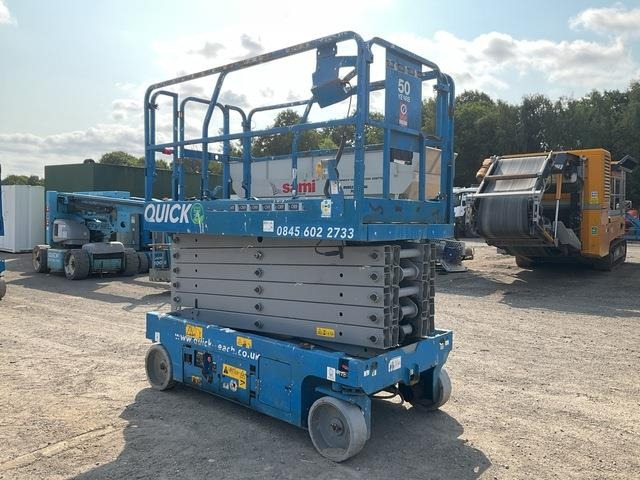 Genie GS4047 - מעלית מספריים: תמונה 4 Genie GS4047 - מעלית מספריים: תמונה 4