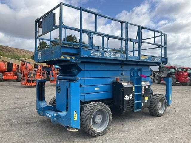 Genie GS5390 - מעלית מספריים: תמונה 1 Genie GS5390 - מעלית מספריים: תמונה 1