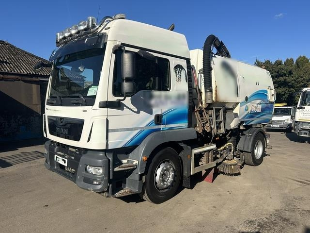 MAN TGM18.290 - מטאטא כבישים: תמונה 1 MAN TGM18.290 - מטאטא כבישים: תמונה 1