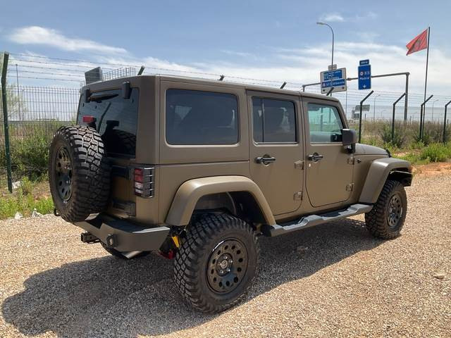 Jeep Wrangler JK Command - מכונית: תמונה 3 Jeep Wrangler JK Command - מכונית: תמונה 3