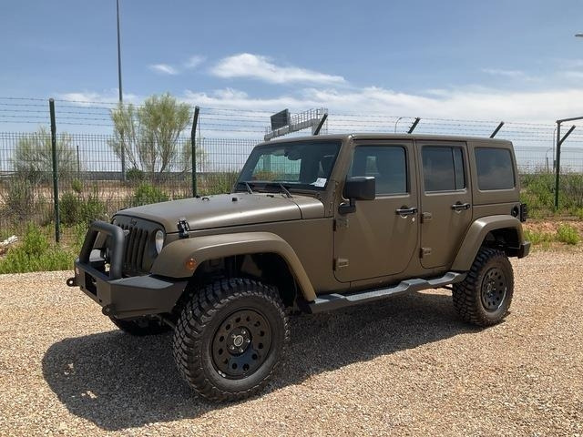 Jeep Wrangler JK Command - מכונית: תמונה 2 Jeep Wrangler JK Command - מכונית: תמונה 2