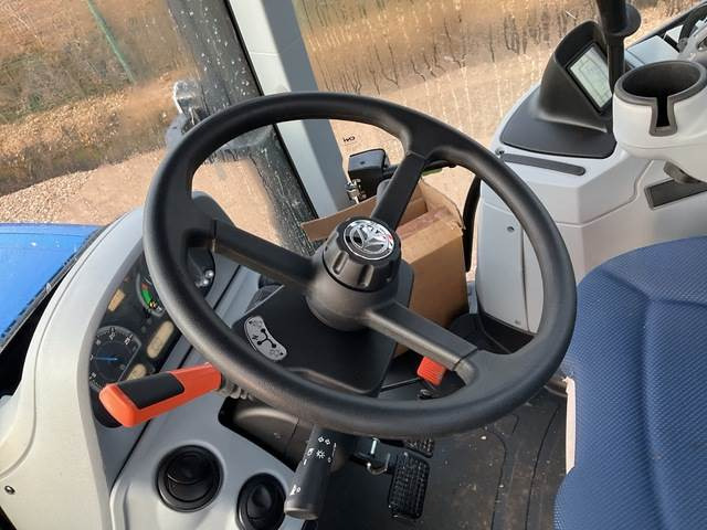 טרקטור חקלאי New Holland T7.165S: תמונה 17