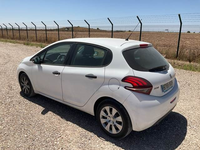 Peugeot 208 - מכונית: תמונה 2 Peugeot 208 - מכונית: תמונה 2