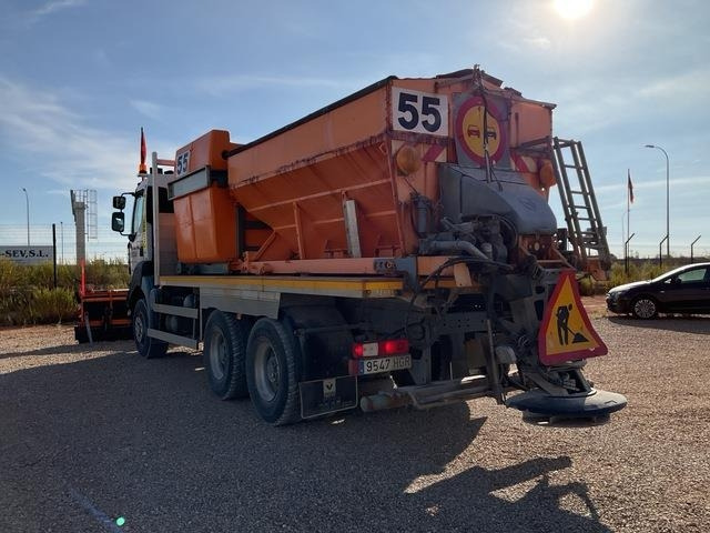 Renault Kerax 430DXI - מפלסת שלג: תמונה 2 Renault Kerax 430DXI - מפלסת שלג: תמונה 2