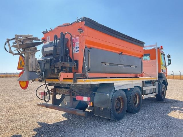 Renault Kerax 430DXI - מפלסת שלג: תמונה 3 Renault Kerax 430DXI - מפלסת שלג: תמונה 3