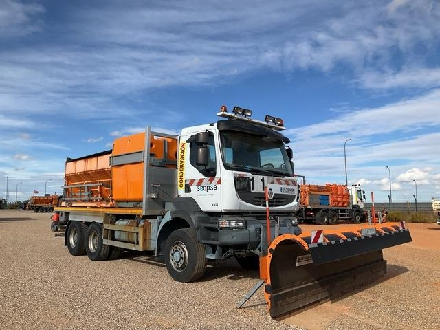 Renault Kerax 430DXI - מפלסת שלג: תמונה 4 Renault Kerax 430DXI - מפלסת שלג: תמונה 4