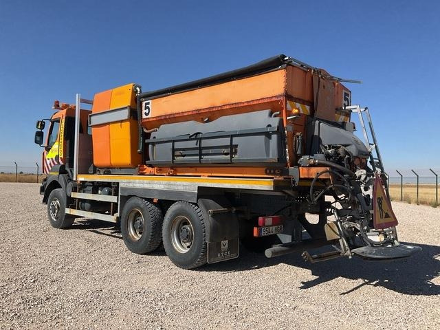 Renault Kerax 430DXI - מפלסת שלג: תמונה 2 Renault Kerax 430DXI - מפלסת שלג: תמונה 2