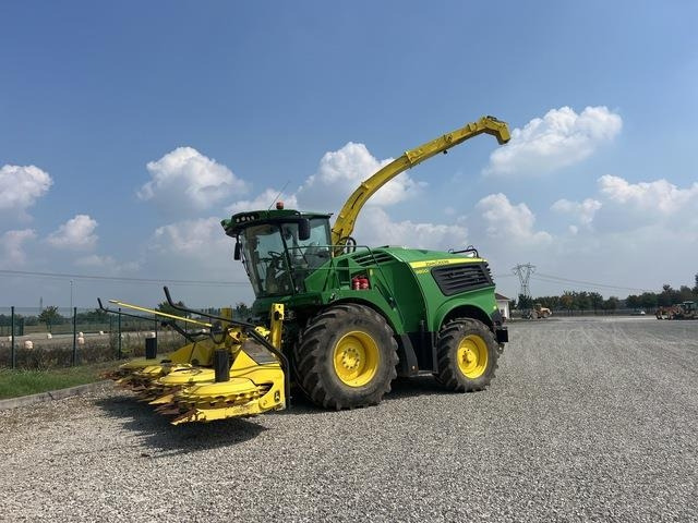 John Deere 9800 - מקצרת מספוא: תמונה 1 John Deere 9800 - מקצרת מספוא: תמונה 1