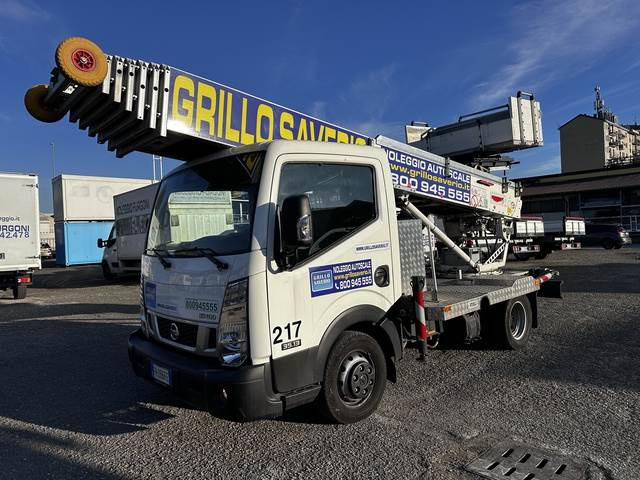 Nissan NT400 - פלטפורמה אווירית מותקנת על משאית: תמונה 1 Nissan NT400 - פלטפורמה אווירית מותקנת על משאית: תמונה 1