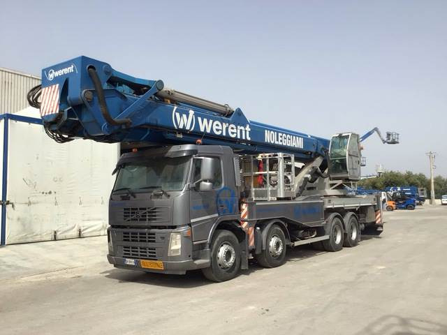 Volvo FM - פלטפורמה אווירית מותקנת על משאית: תמונה 1 Volvo FM - פלטפורמה אווירית מותקנת על משאית: תמונה 1