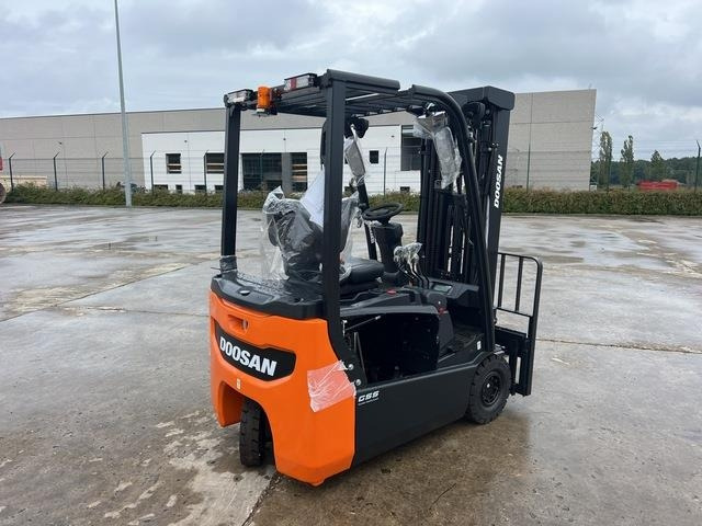 Doosan B15T-7 PLUS - מלגזה חשמלית: תמונה 3 Doosan B15T-7 PLUS - מלגזה חשמלית: תמונה 3