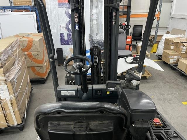 Yale ERP10RCF V2092 - מלגזה חשמלית: תמונה 3 Yale ERP10RCF V2092 - מלגזה חשמלית: תמונה 3
