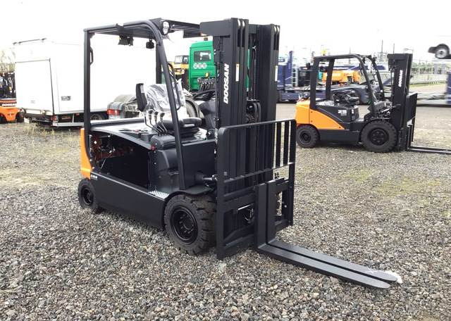 Doosan B30X-7 PLUS - מלגזה חשמלית: תמונה 4 Doosan B30X-7 PLUS - מלגזה חשמלית: תמונה 4