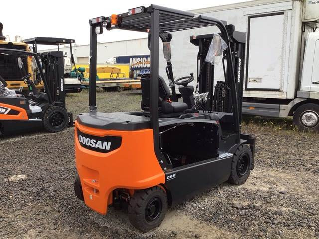 Doosan B35X-7 PLUS - מלגזה חשמלית: תמונה 3 Doosan B35X-7 PLUS - מלגזה חשמלית: תמונה 3