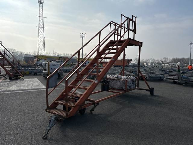 SACO STR810 - מדרגות נוסעים: תמונה 1 SACO STR810 - מדרגות נוסעים: תמונה 1