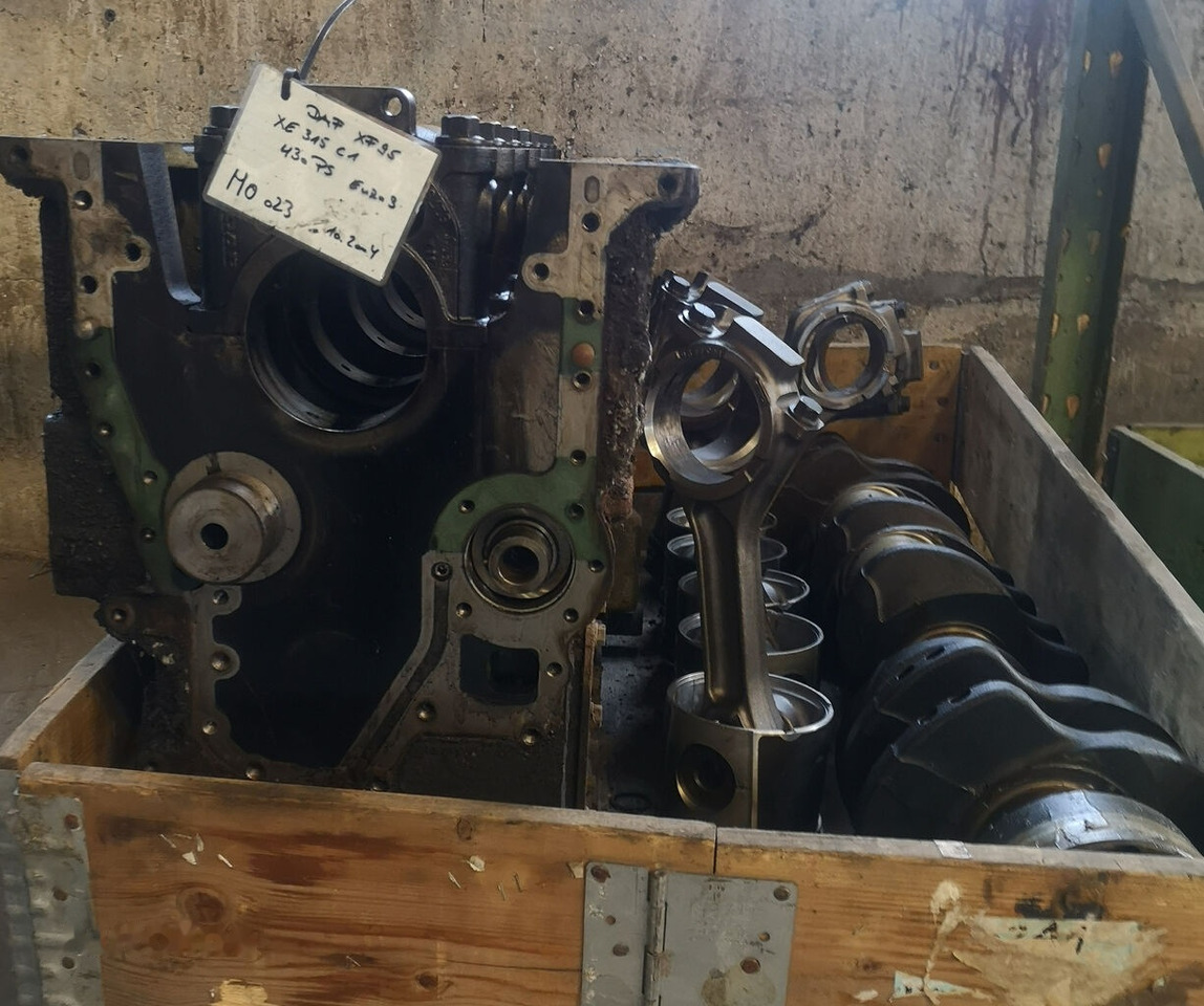 DAF Ersatztteile 0281010045 DAF XF 95 - בלוק צילינדר עבור משאית: תמונה 1 DAF Ersatztteile 0281010045 DAF XF 95 - בלוק צילינדר עבור משאית: תמונה 1