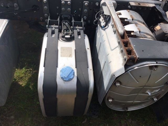 Renault Abgasanlage / Rußpartikelfilter / AdBlue-Anlage Renault Premium - מכל AdBlue עבור משאית: תמונה 1 Renault Abgasanlage / Rußpartikelfilter / AdBlue-Anlage Renault Premium - מכל AdBlue עבור משאית: תמונה 1