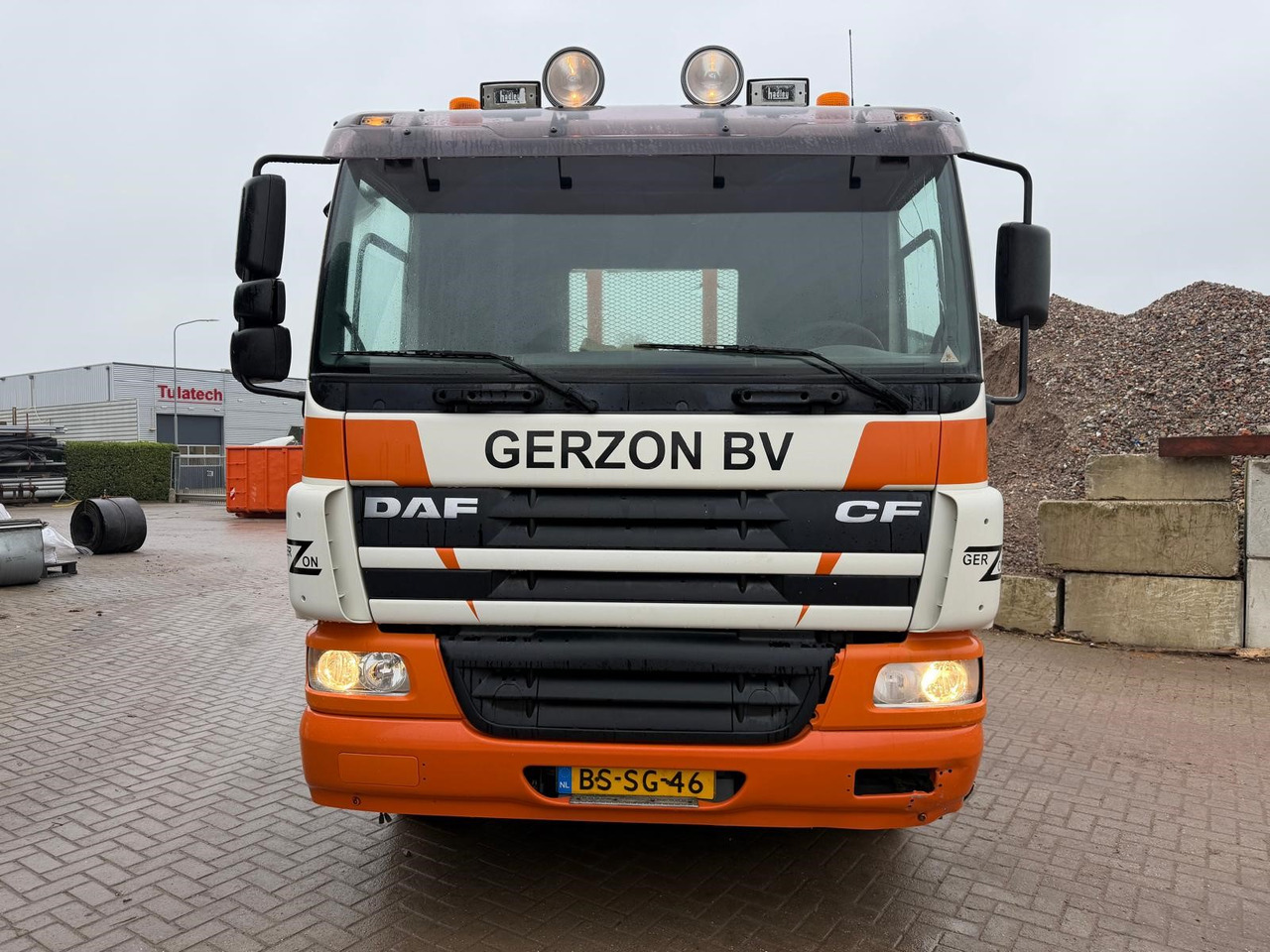 DAF CF 75.310 - משאית דילוג העמסה: תמונה 4 DAF CF 75.310 - משאית דילוג העמסה: תמונה 4