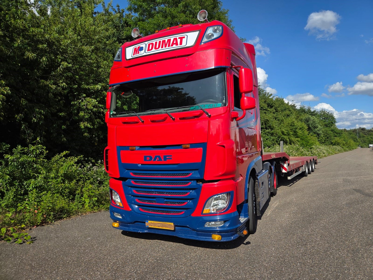 DAF XF 460 FTG 6x2 Super Spacecab + Nooteboom semi-dieplader - משאית עם שלדת תא: תמונה 1 DAF XF 460 FTG 6x2 Super Spacecab + Nooteboom semi-dieplader - משאית עם שלדת תא: תמונה 1