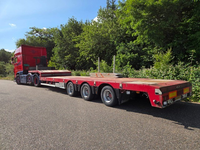 DAF XF 460 FTG 6x2 Super Spacecab + Nooteboom semi-dieplader - משאית עם שלדת תא: תמונה 2 DAF XF 460 FTG 6x2 Super Spacecab + Nooteboom semi-dieplader - משאית עם שלדת תא: תמונה 2
