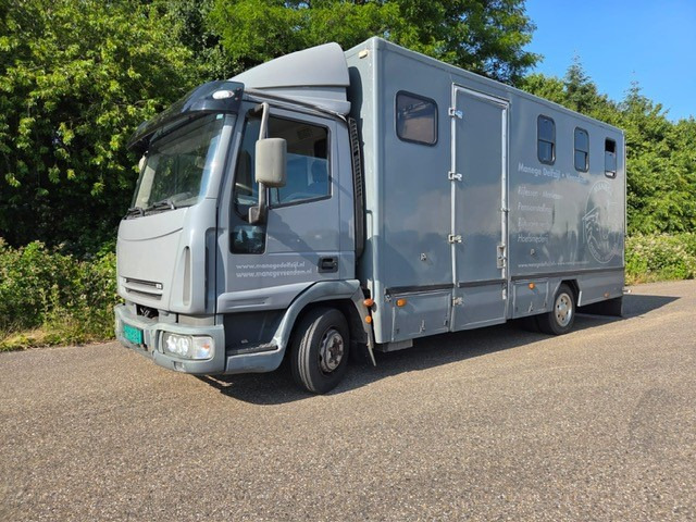 IVECO 75E - משאית להובלת בעלי חיים: תמונה 3 IVECO 75E - משאית להובלת בעלי חיים: תמונה 3