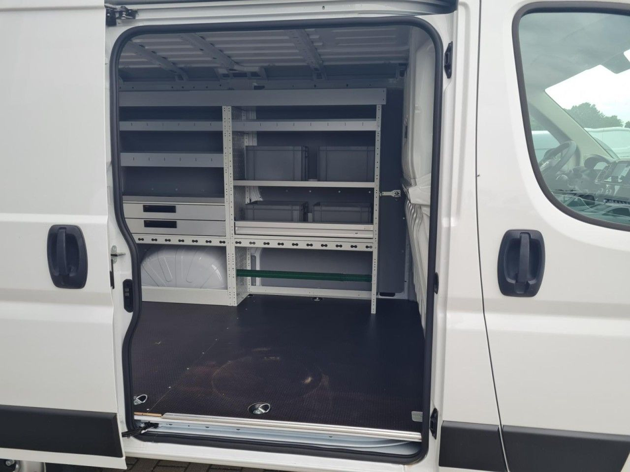 Fiat Ducato 30 Kasten L1H1 KLIMA PDC REGALE TEMPOMAT - כלי רכב מסחרי קטן: תמונה 4 Fiat Ducato 30 Kasten L1H1 KLIMA PDC REGALE TEMPOMAT - כלי רכב מסחרי קטן: תמונה 4