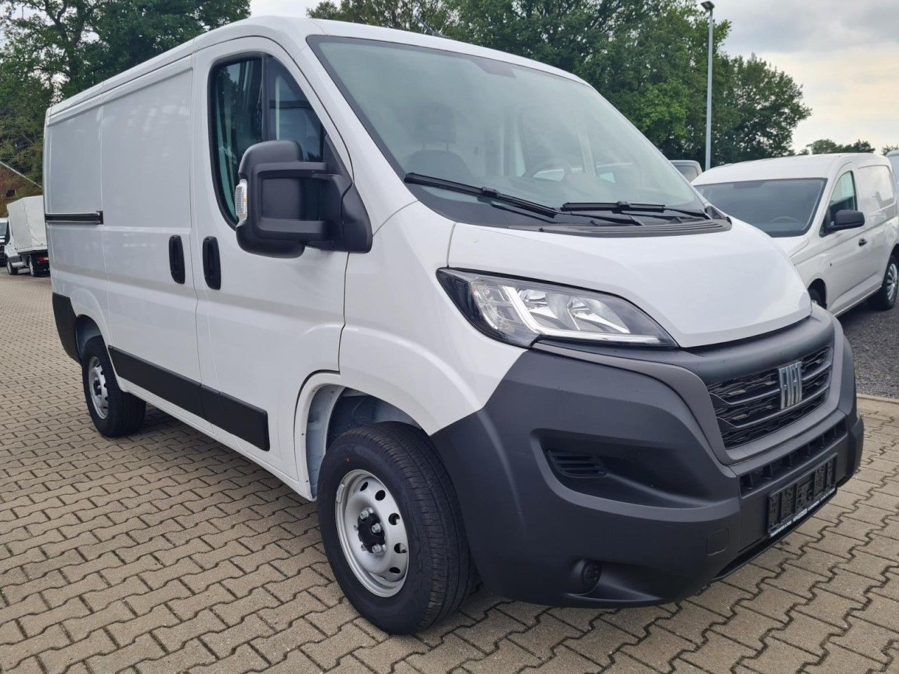 Fiat Ducato 30 Kasten L1H1 KLIMA PDC REGALE TEMPOMAT - כלי רכב מסחרי קטן: תמונה 3 Fiat Ducato 30 Kasten L1H1 KLIMA PDC REGALE TEMPOMAT - כלי רכב מסחרי קטן: תמונה 3