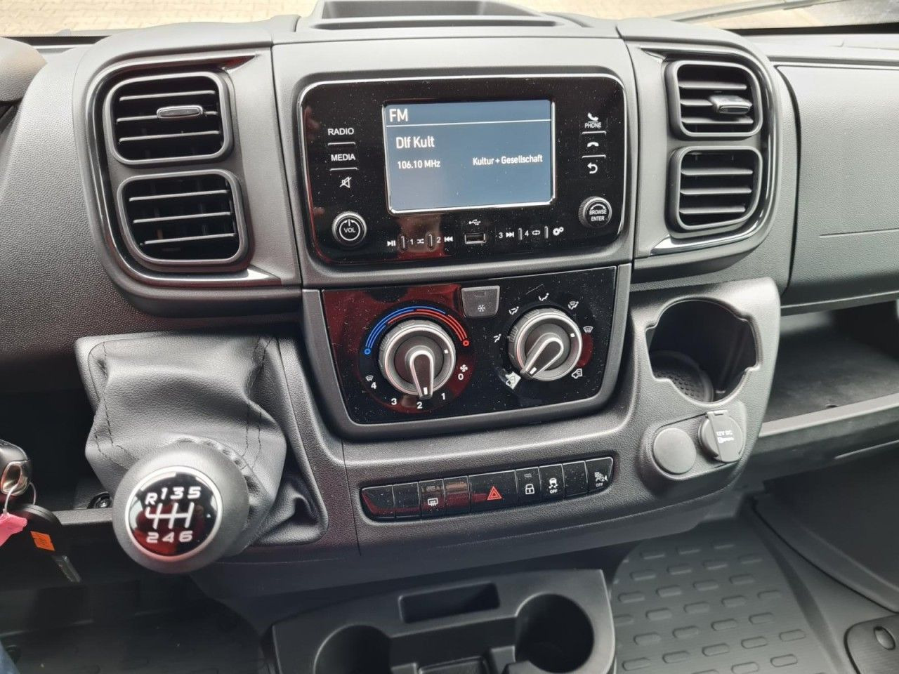 הַחכָּרָה  Fiat Ducato 35 Kasten Doka 7-Sitze 2x Schiebetür Maxi Fiat Ducato 35 Kasten Doka 7-Sitze 2x Schiebetür Maxi: תמונה 11