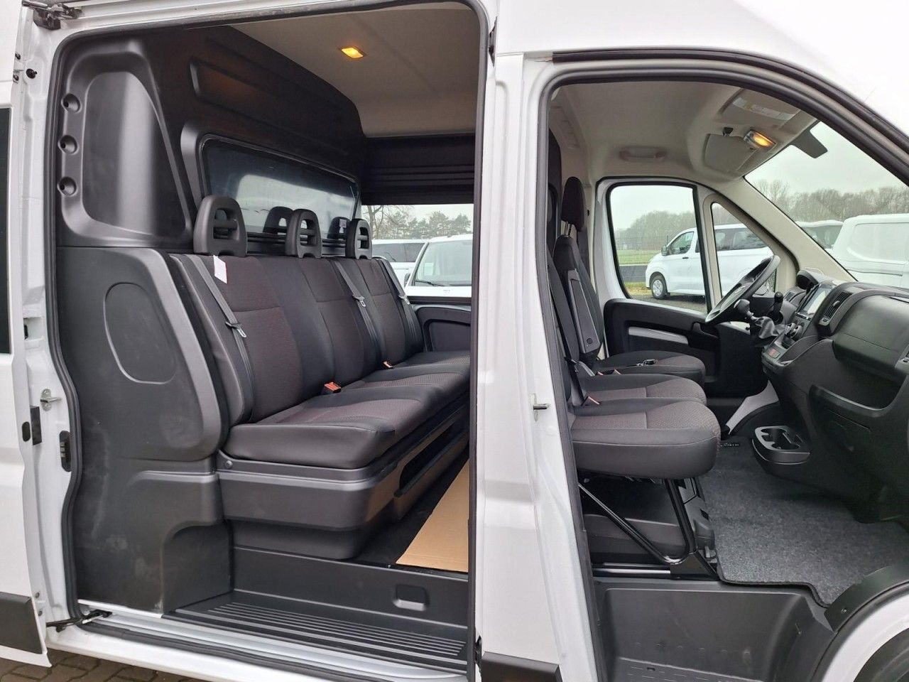 Fiat Ducato / baugl. Movano Kasten Doka mixto L4H2 - כלי רכב מסחרי עם לוח, כלי רכב מסחרי קומבי: תמונה 4 Fiat Ducato / baugl. Movano Kasten Doka mixto L4H2 - כלי רכב מסחרי עם לוח, כלי רכב מסחרי קומבי: תמונה 4