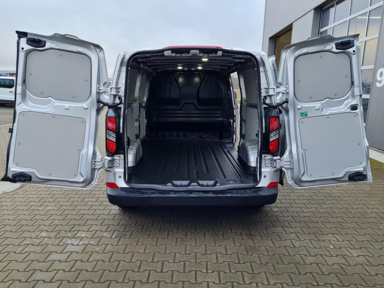 Ford Custom Kasten 320 L2 Trend KAMERA KLIMA LED TEMP - כלי רכב מסחרי קטן: תמונה 5 Ford Custom Kasten 320 L2 Trend KAMERA KLIMA LED TEMP - כלי רכב מסחרי קטן: תמונה 5