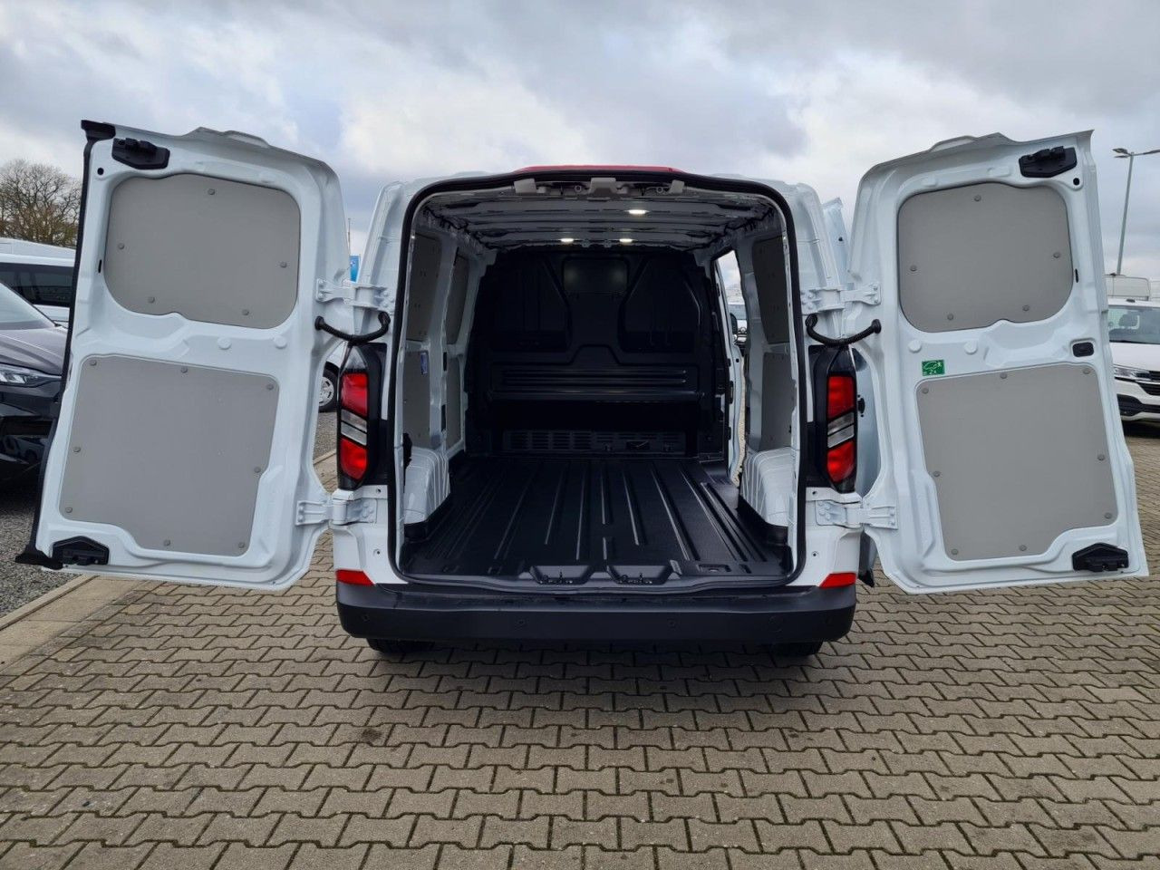 Ford Custom Kasten 320 L2 Trend KLIMA KAMERA TEMPOMAT - כלי רכב מסחרי קטן: תמונה 5 Ford Custom Kasten 320 L2 Trend KLIMA KAMERA TEMPOMAT - כלי רכב מסחרי קטן: תמונה 5